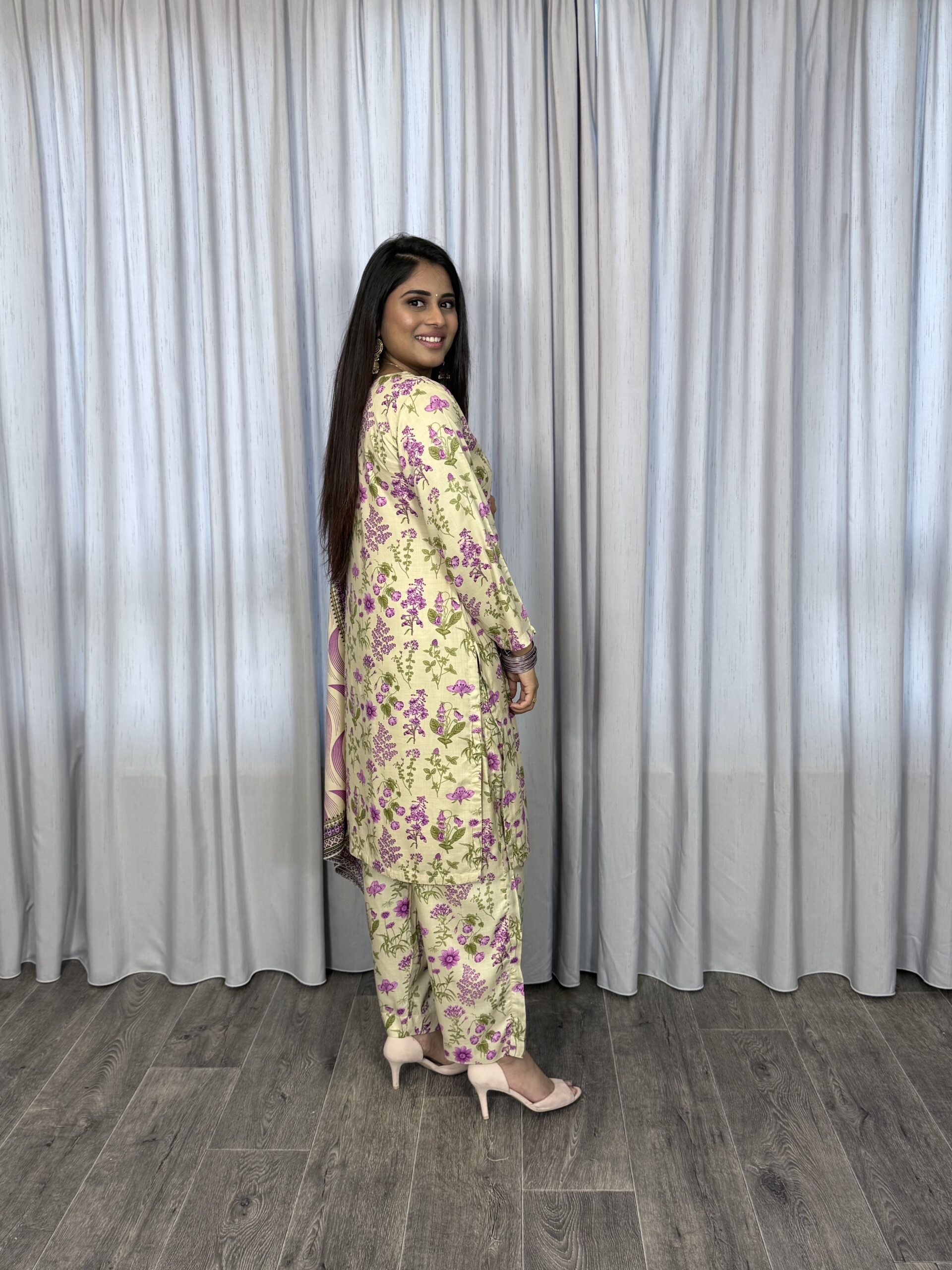 Embroided linnen suit driedelig 01362 - Afbeelding 2