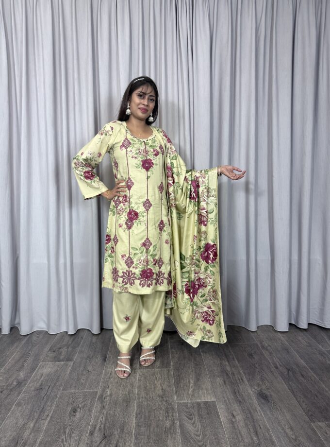 Embroided linnen suit driedelig 01368