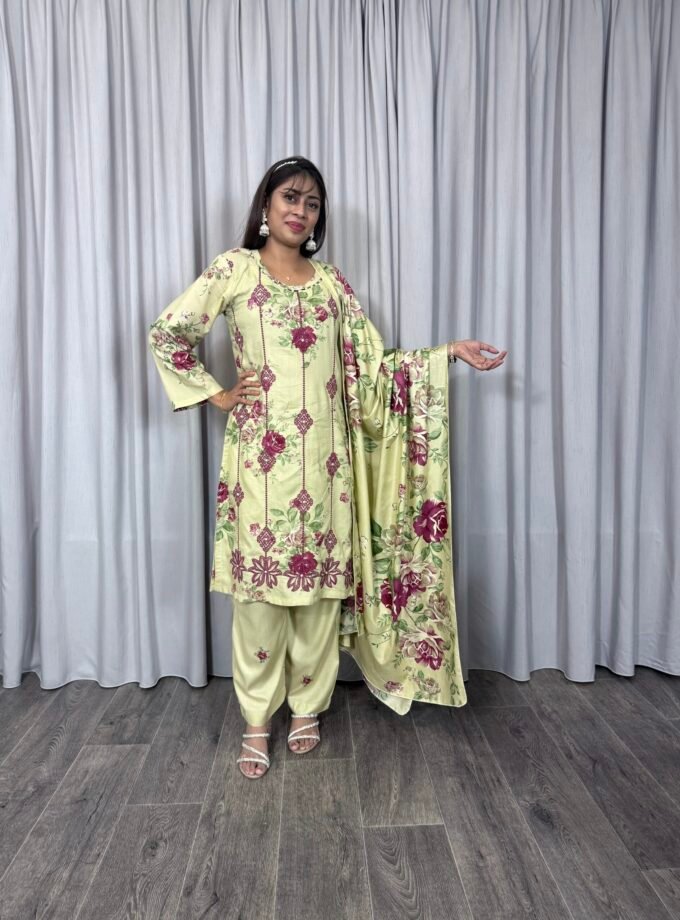 Embroided linnen suit driedelig 01360 maat S en XXL