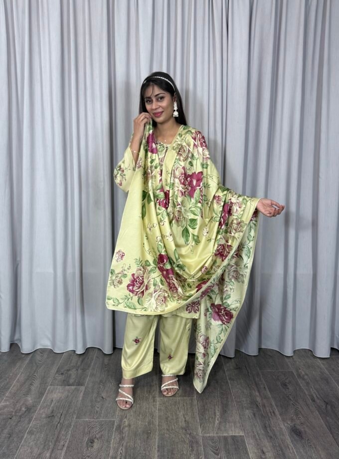 Embroided linnen suit driedelig 01360 maat S en XXL