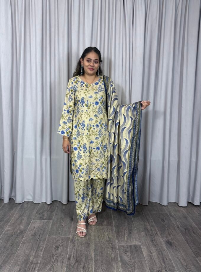 Embroided linnen suit driedelig 01361 alleen maat XL en XXL