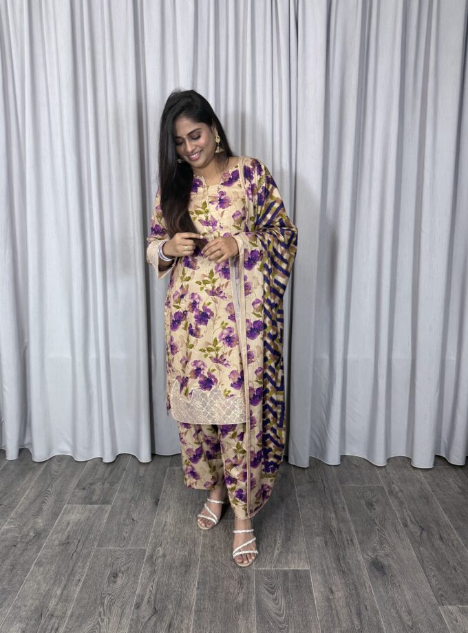 Embroided linnen suit driedelig 01369