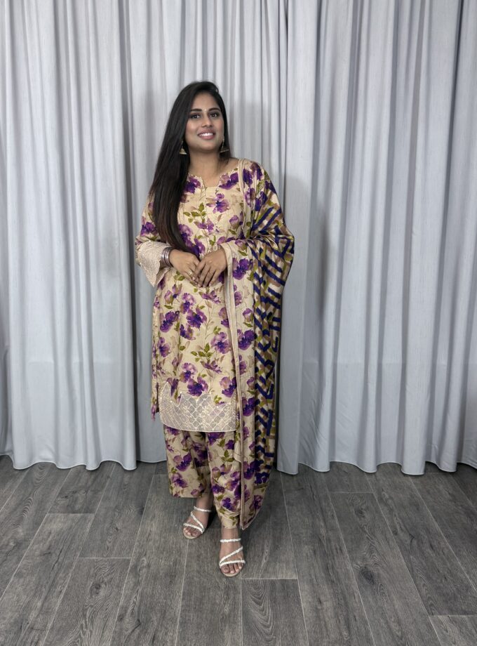 Embroided linnen suit driedelig 01369