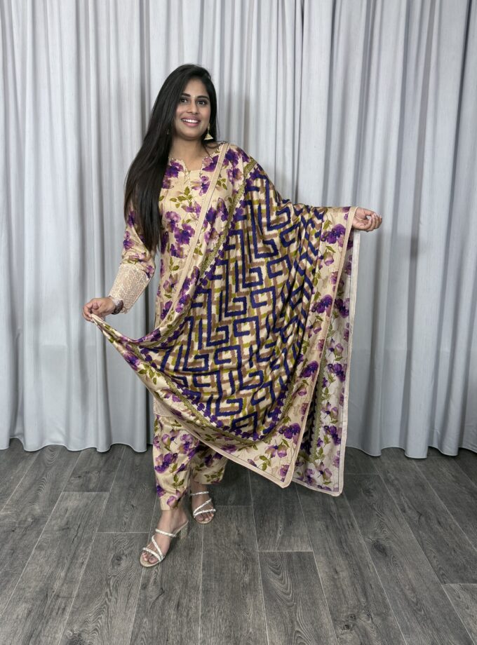 Embroided linnen suit driedelig 01369