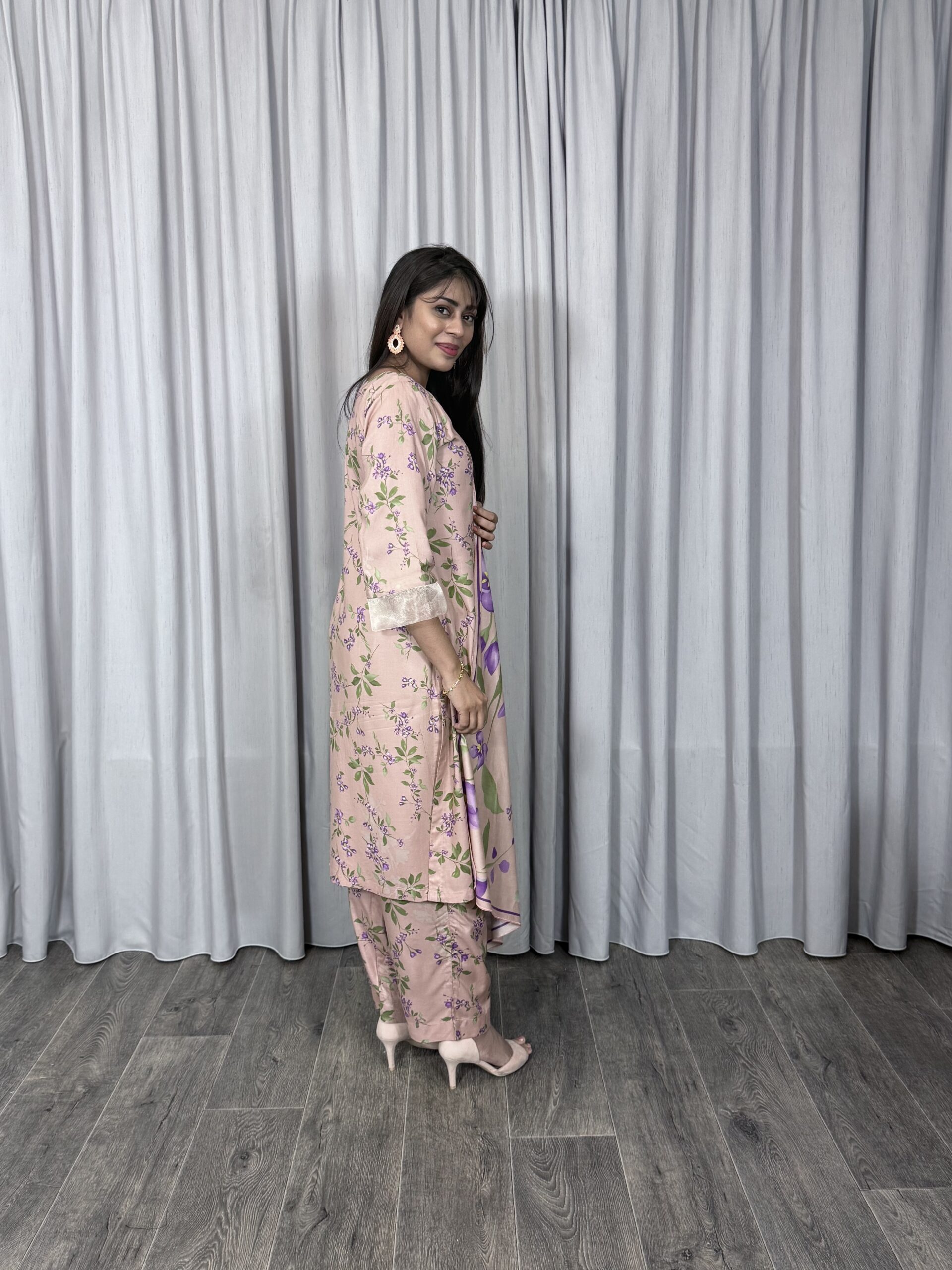 Embroided linnen suit driedelig 01364 - Afbeelding 3