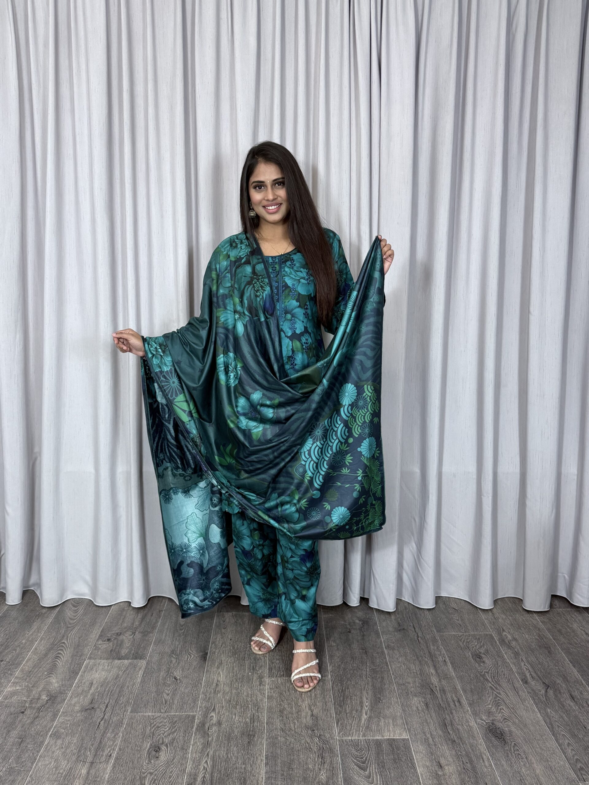 Embroided linnen suit driedelig 01358 - Afbeelding 2