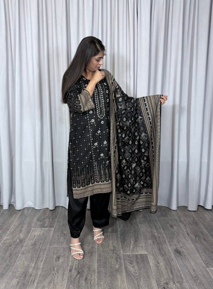 Embroided linnen suit driedelig 01366 alleen maat XXL