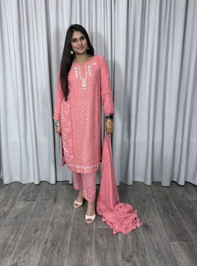 Driedelige suit roze- Chiffon 2027