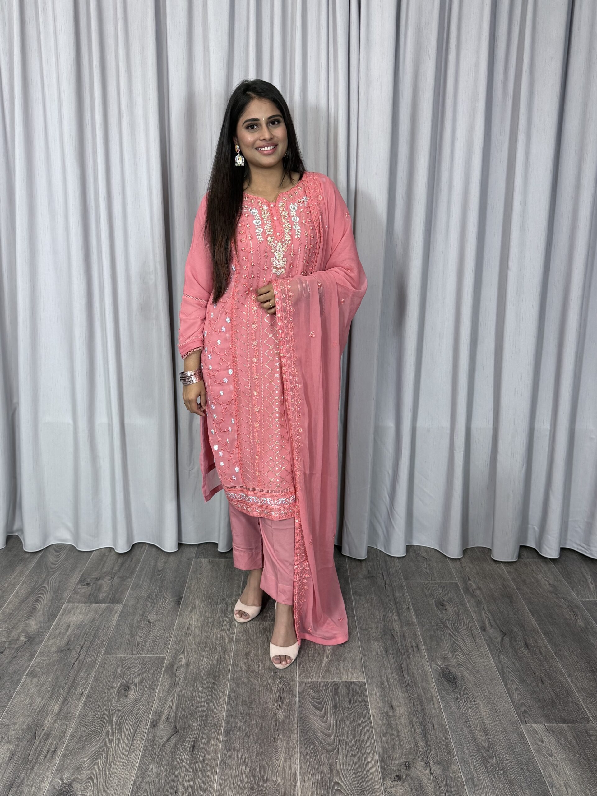 Driedelige suit roze- Chiffon 2027