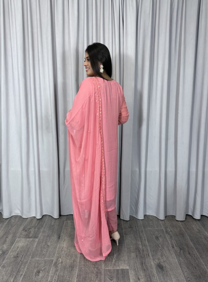 Driedelige suit roze- Chiffon 2027