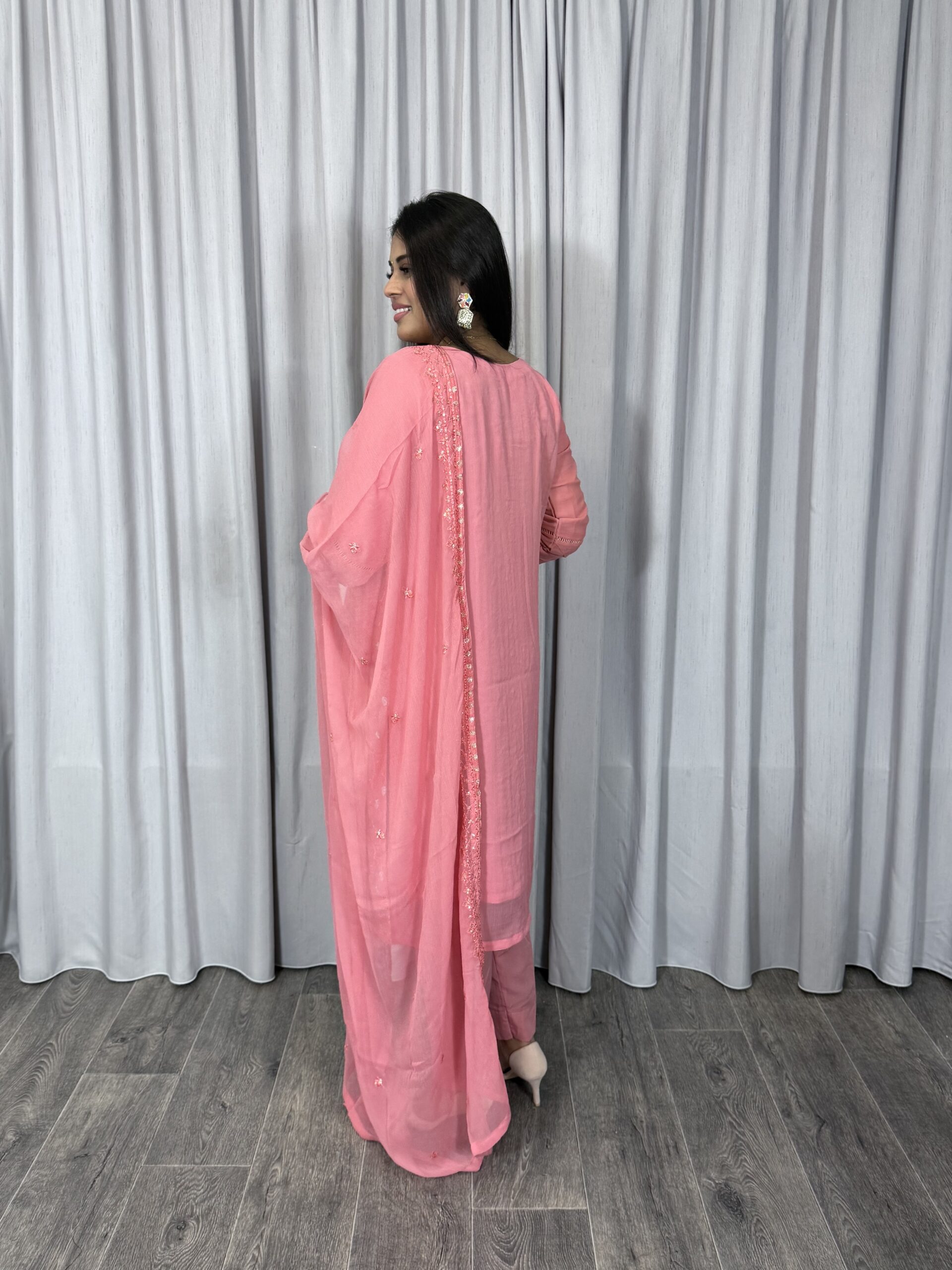 Driedelige suit roze- Chiffon 2027 - Afbeelding 4