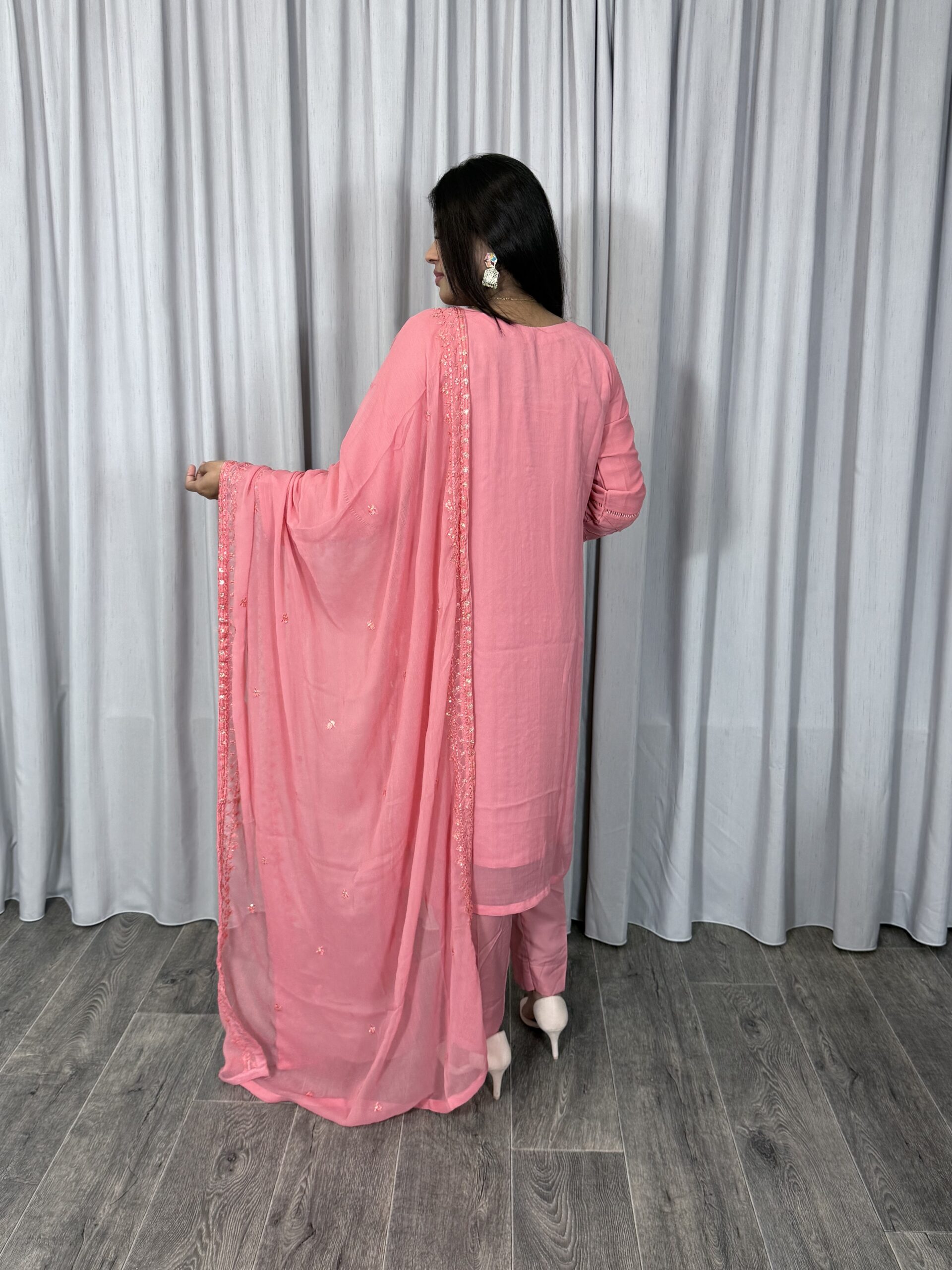 Driedelige suit roze- Chiffon 2027 - Afbeelding 5