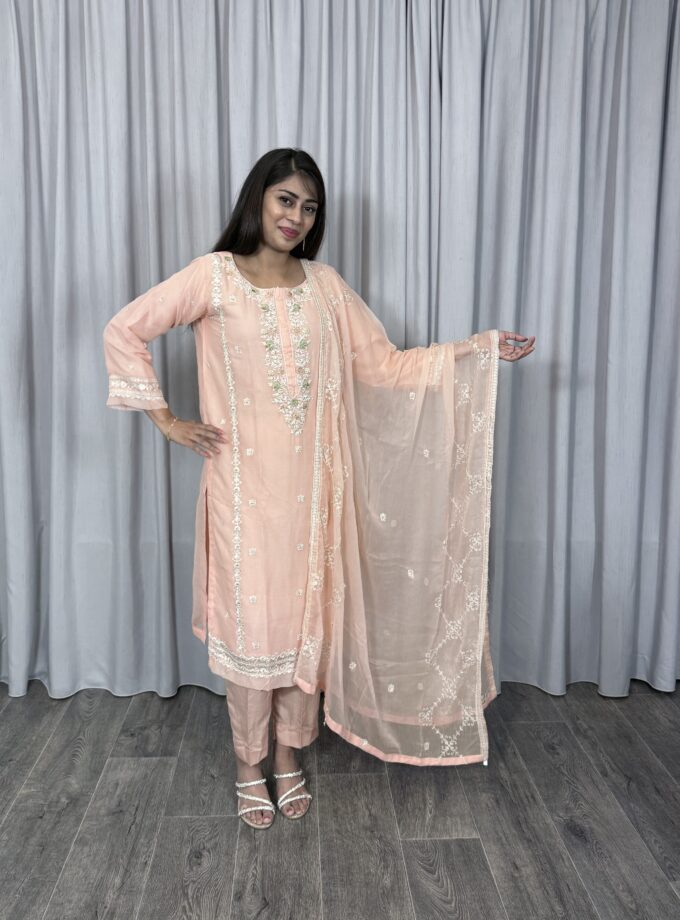 Driedelige suit peach- Chiffon 2028