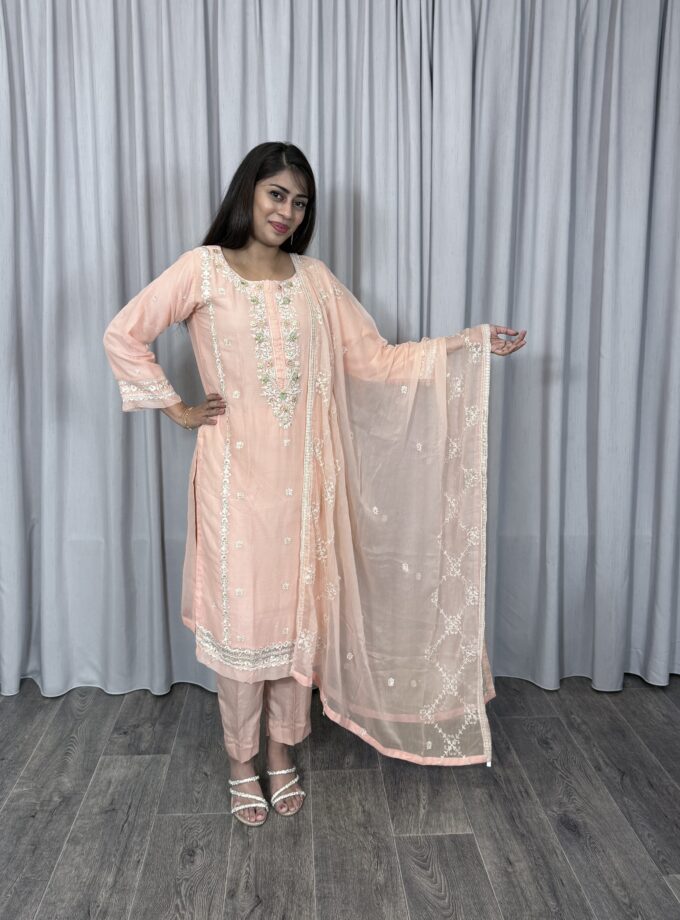 Driedelige suit peach- Chiffon 2028