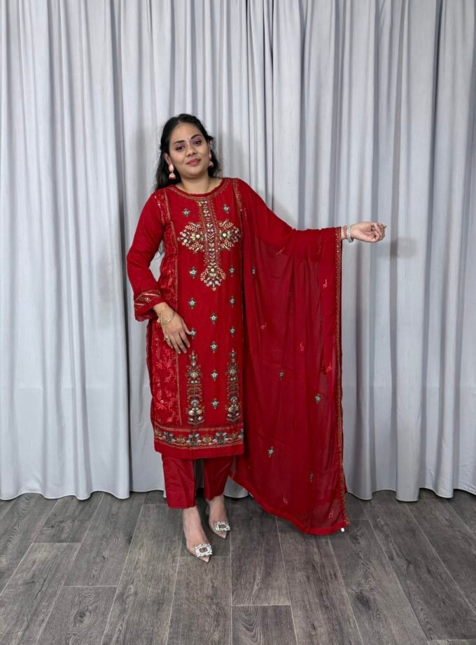 Driedelige suit rood- Chiffon 2026