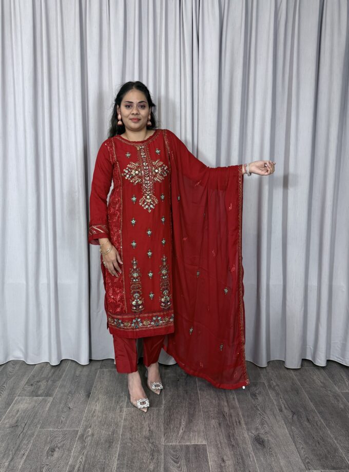 Driedelige suit rood- Chiffon 2026