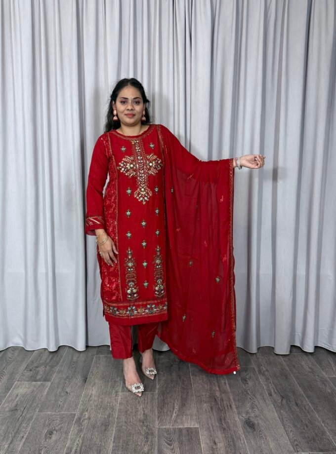Driedelige suit rood- Chiffon 2026