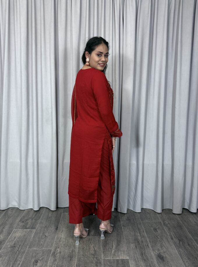 Driedelige suit rood- Chiffon 2026