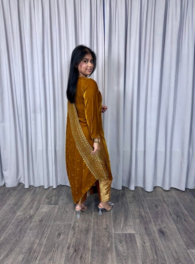 Velvet suit - mosterd 1729