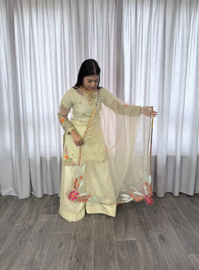Raw silk pallazo suit creme - 3delig 2208
