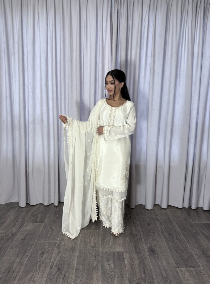 Mona raw silk plazzo suit wit - driedelig 2217