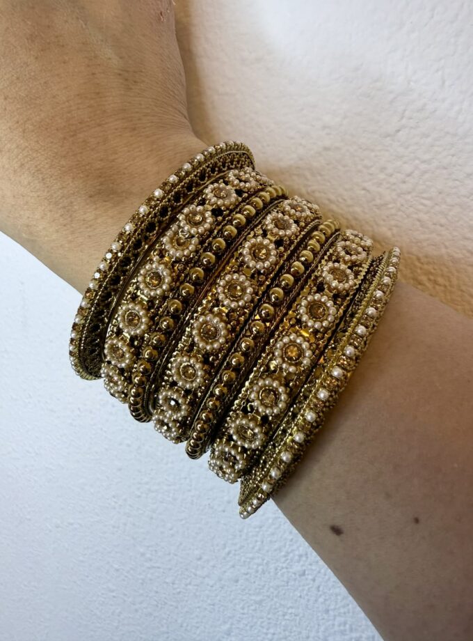 Set van chooriyaan en karay maat 2.10