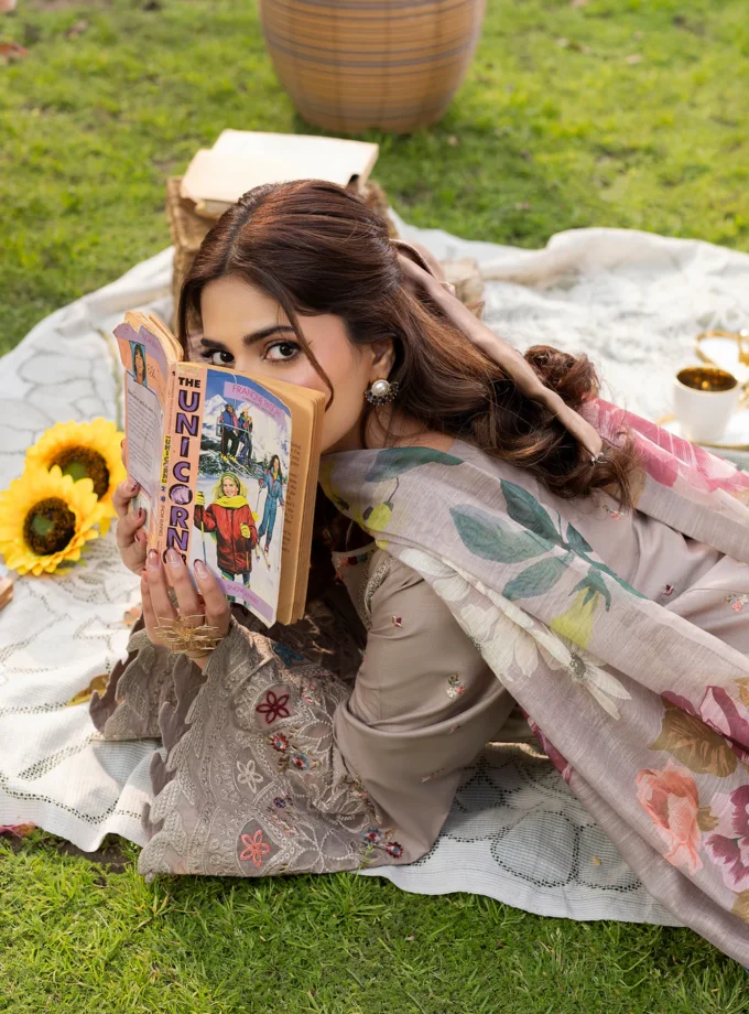 Zarqun fancy lawn suit - 1617