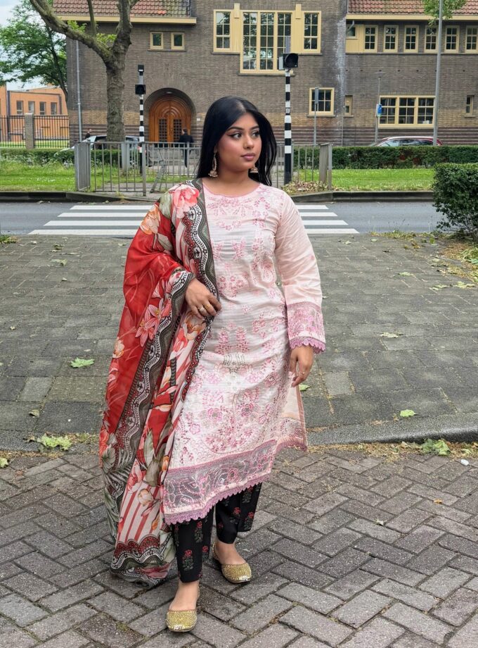 Johra lawn suit met lawn dupatta - Mahnoor