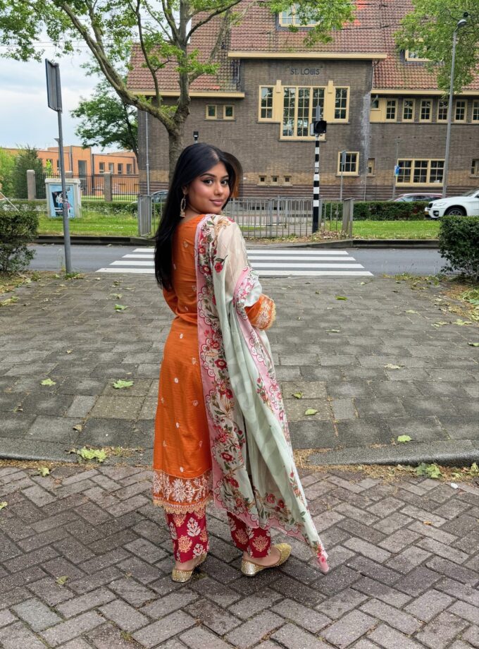 Johra lawn suit met lawn dupatta - Laiba
