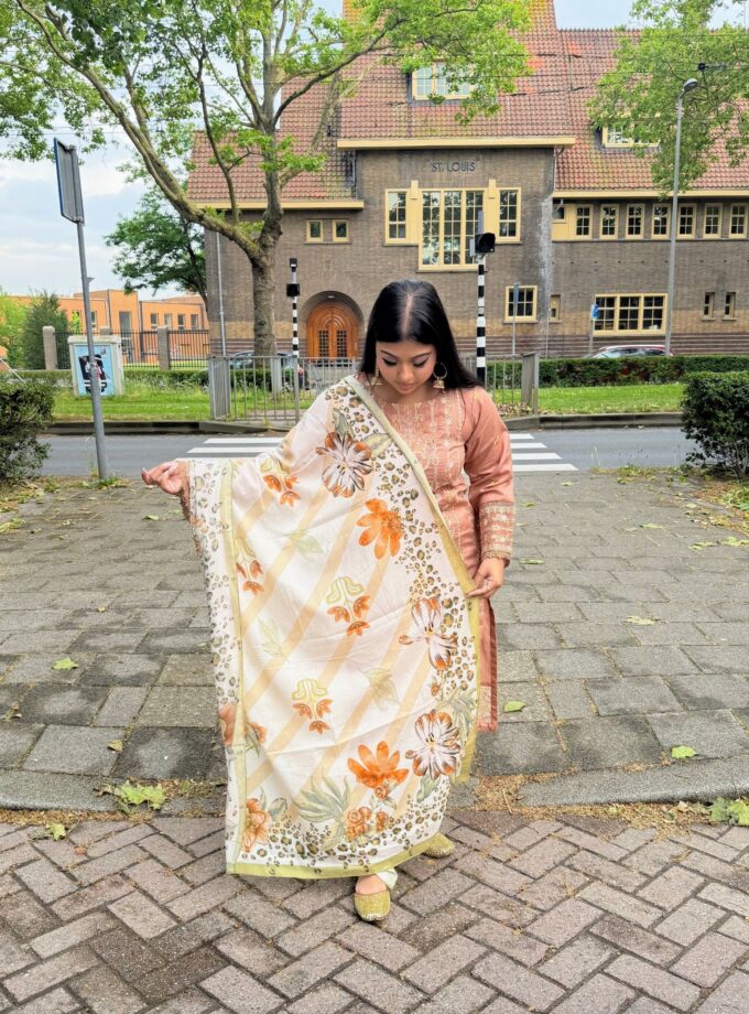 Johra lawn suit met lawn dupatta - Suhana