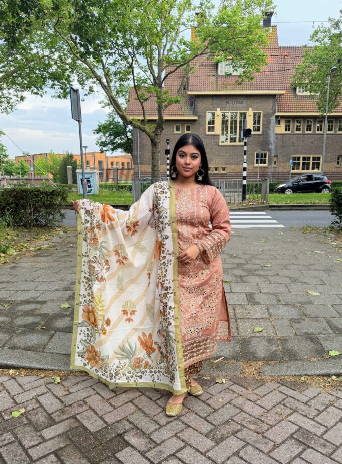 Johra lawn suit met lawn dupatta - Suhana