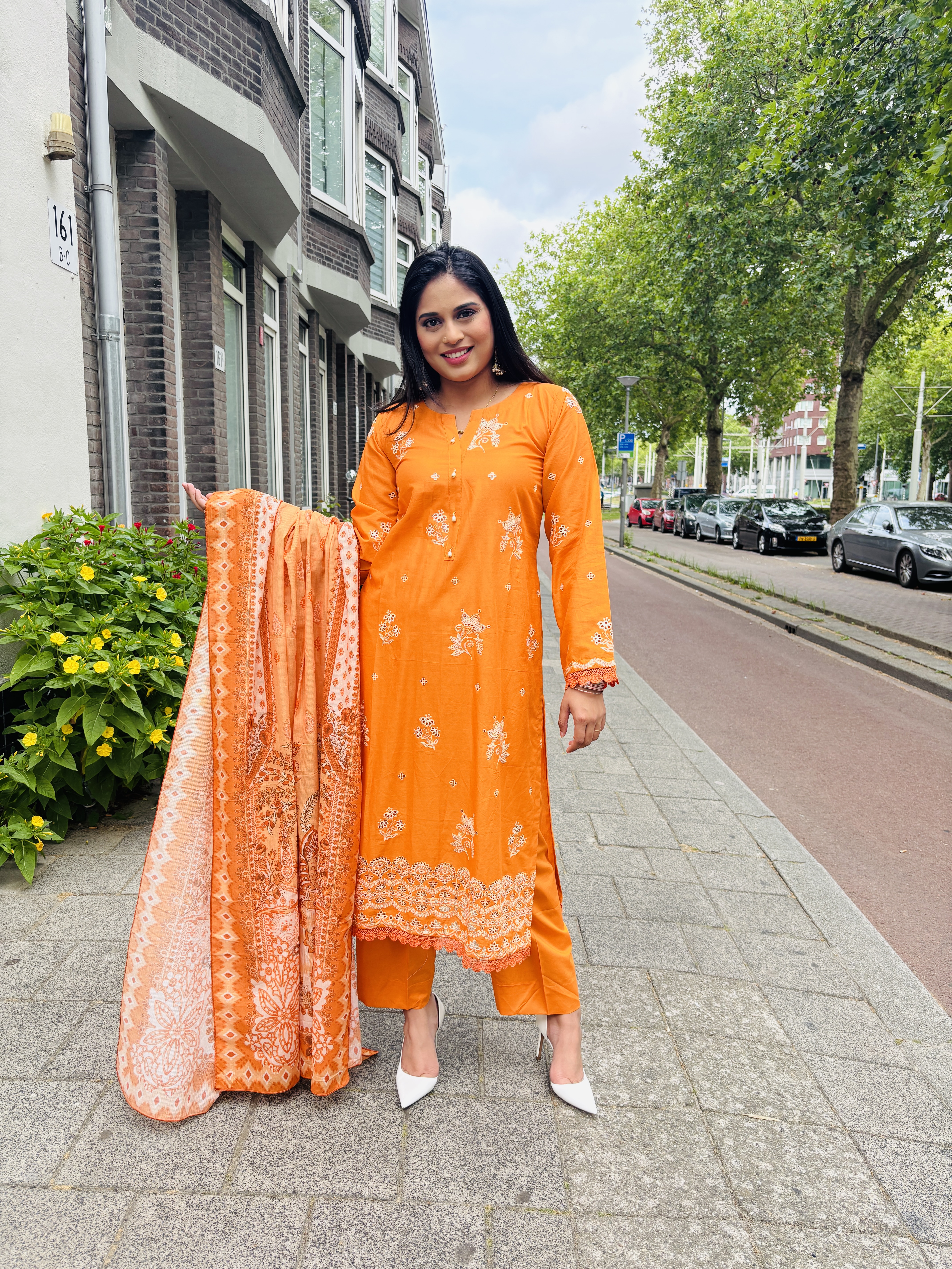 Zellbury lawn chikankari 3 delig - Zeina