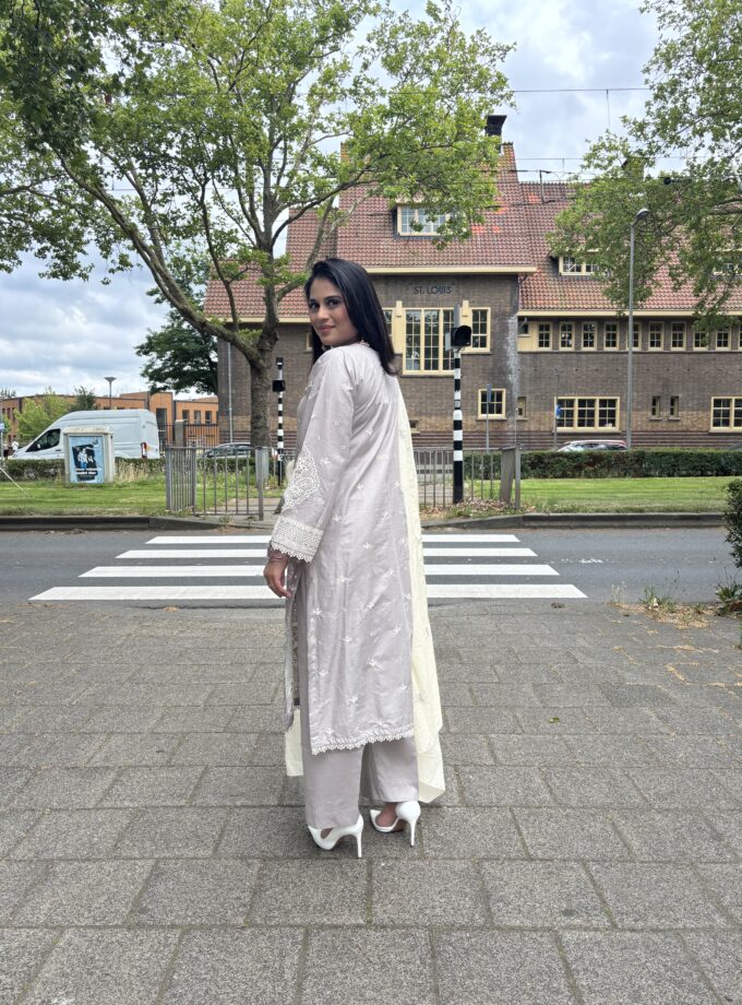 Zellbury lawn chikankari 3 delig - Sofiya