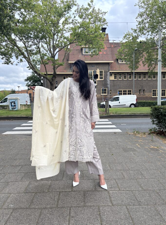 Zellbury lawn chikankari 3 delig - Sofiya