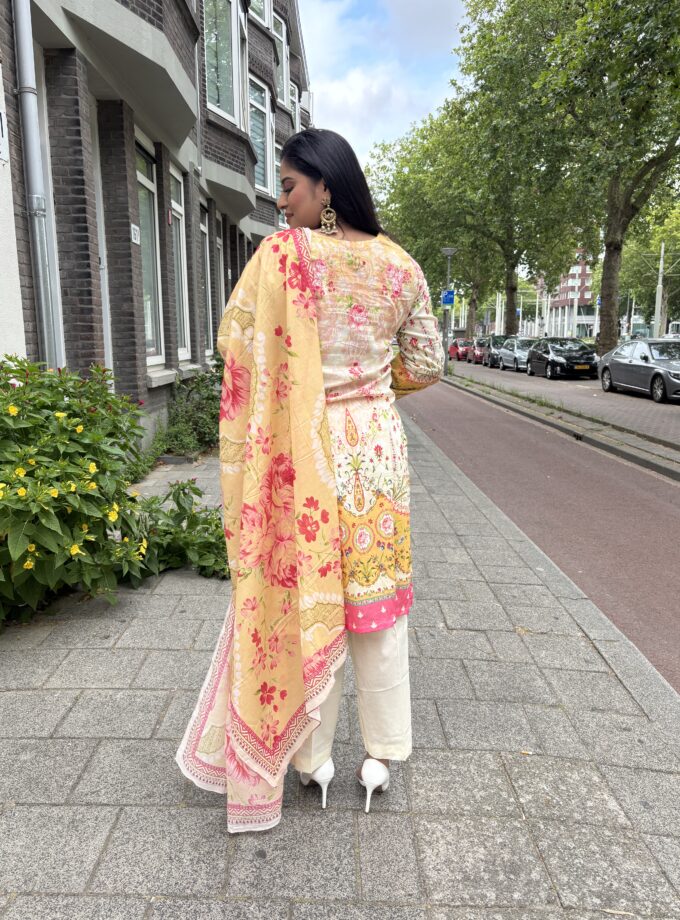 Printed lawn suit 3 delig- Rania