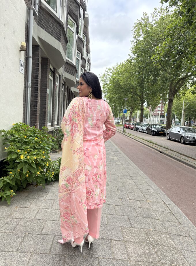 Printed lawn suit 3 delig- Samara