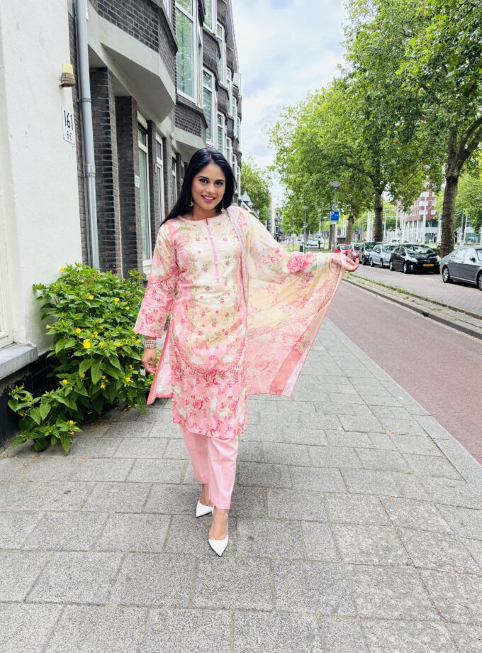 Printed lawn suit 3 delig- Samara