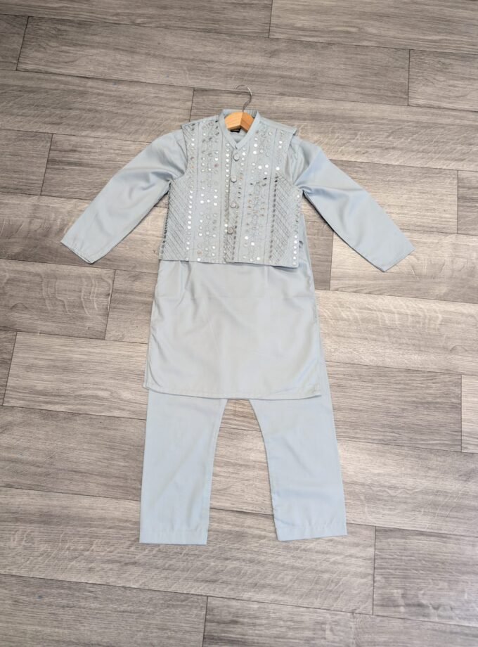 Shalwaar kameez met waistcoat maat 122/128 artikel 1452