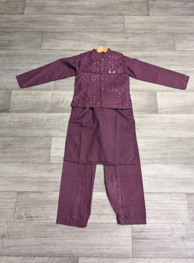 Shalwaar kameez met waistcoat maat 128 artikel 8522