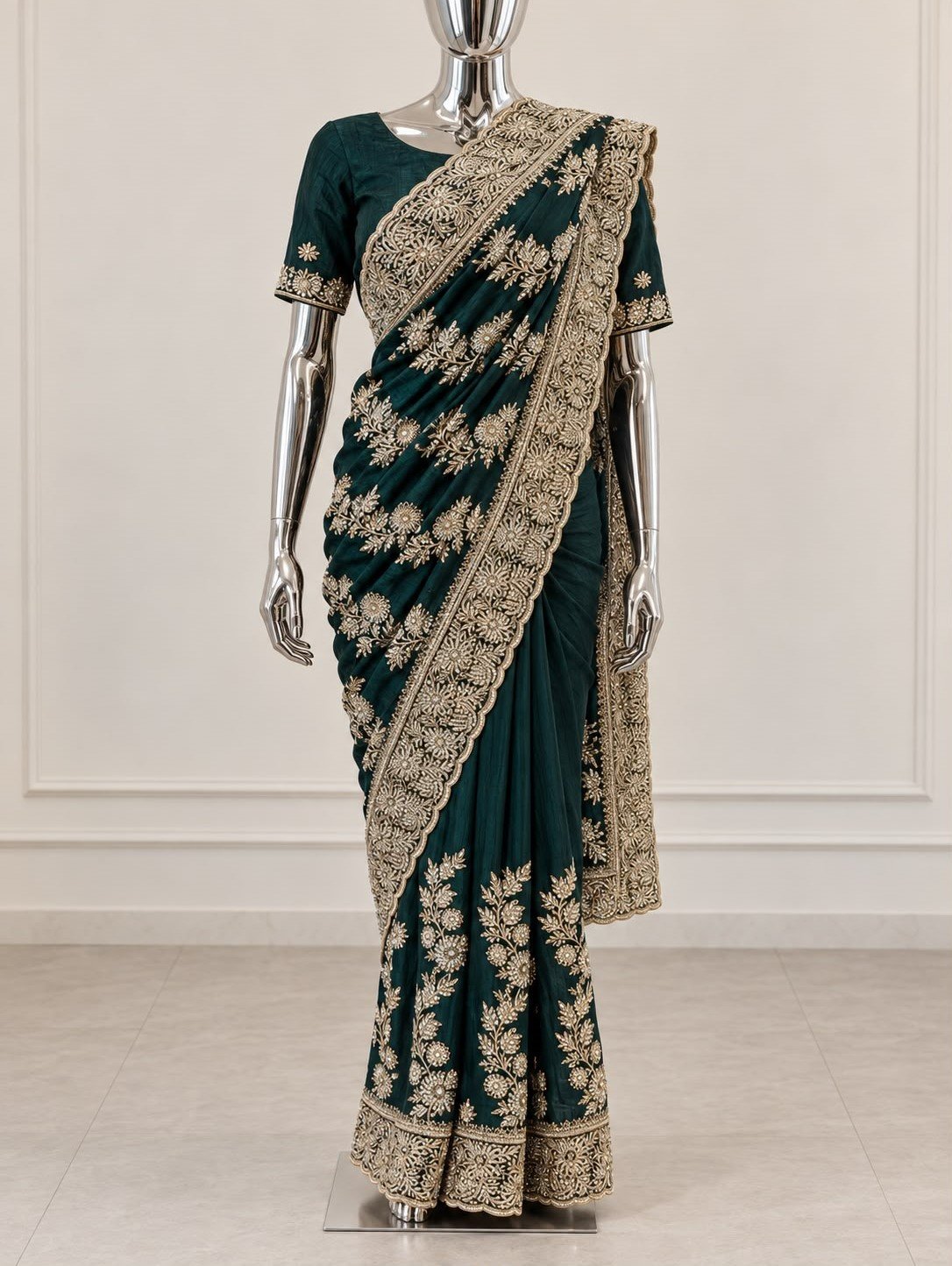 Luxe geborduurde saree- donkergroen met goud