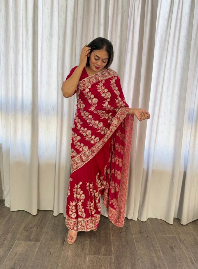 Rani collectie - Luxe geborduurde saree- fuchsia met goud