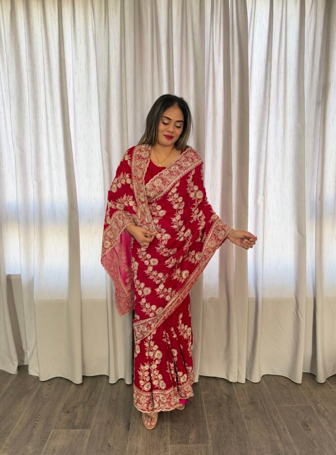 Rani collectie - Luxe geborduurde saree- fuchsia met goud