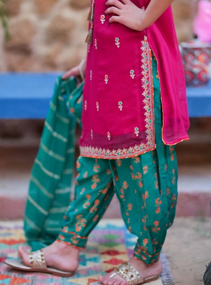 Senorita fancy suit - crinkle chiffon fuchsia