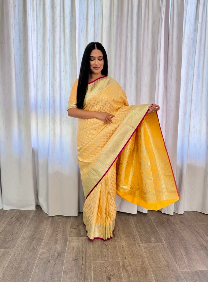Kant en klare fancy saree - Champagne perzik - Maat S en M