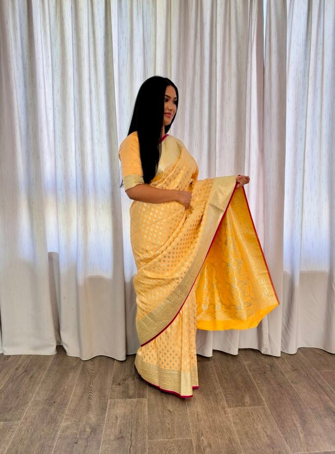 Kant en klare fancy saree - Champagne perzik - Maat S en M