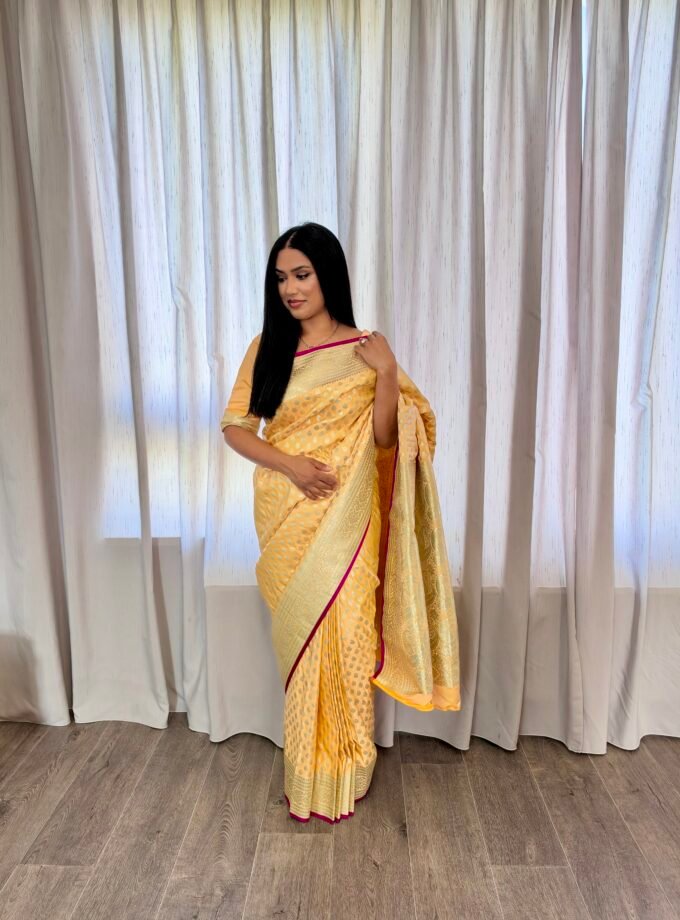 Kant en klare fancy saree - Champagne perzik - Maat S en M
