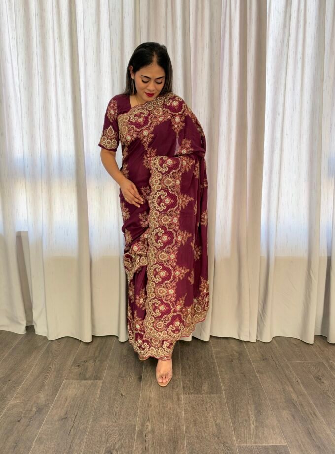 Traditionele saree - Deep Berry- Maat S en M