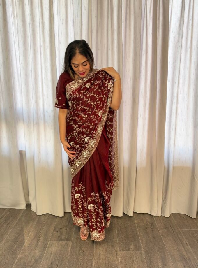 Traditionele saree - bordeauxrood- Maat M L XL