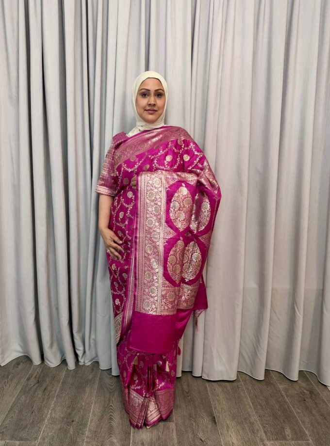 Kant en klare saree - fuchsia- Maat M en L