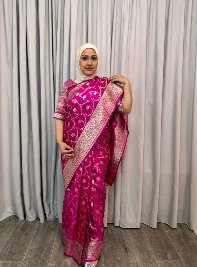 Kant en klare saree - fuchsia- Maat M en L
